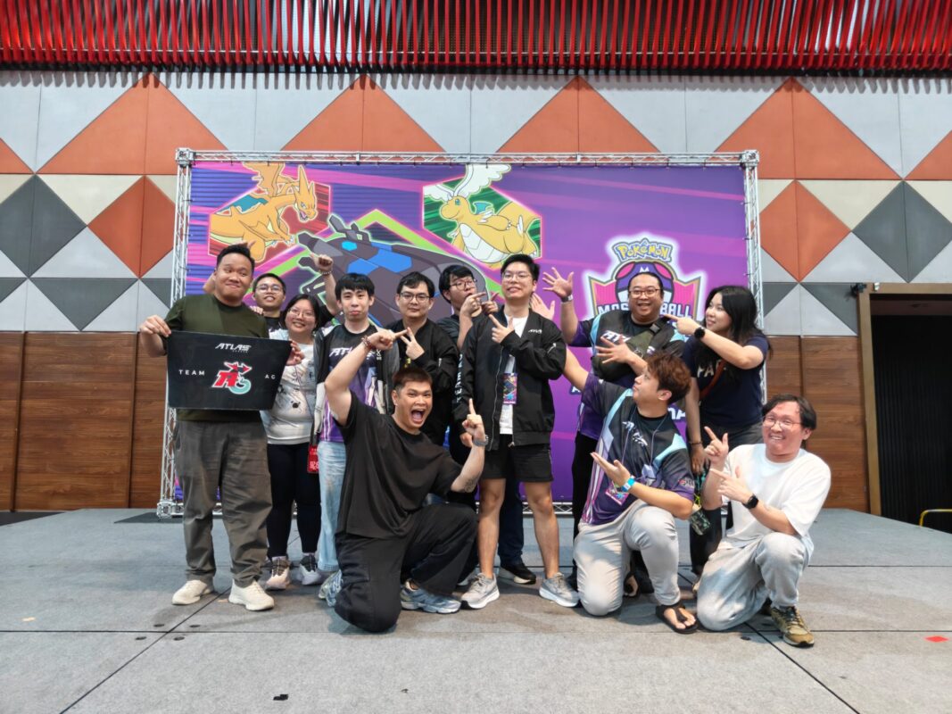 Atlas Gamers team and players on stage